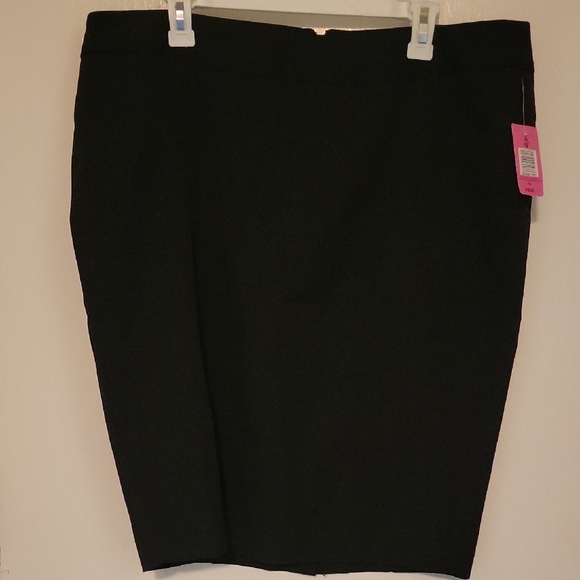 torrid Dresses & Skirts - Vintage Torrid Black Penscil Shirt New